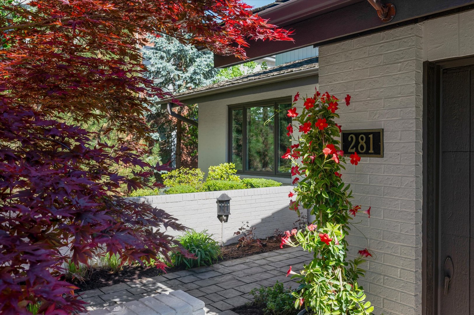 281 W Elm Park Avenue, Elmhurst, IL 60126