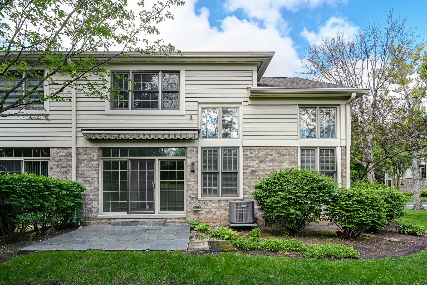 128 Fairway Drive, La Grange, IL 60525