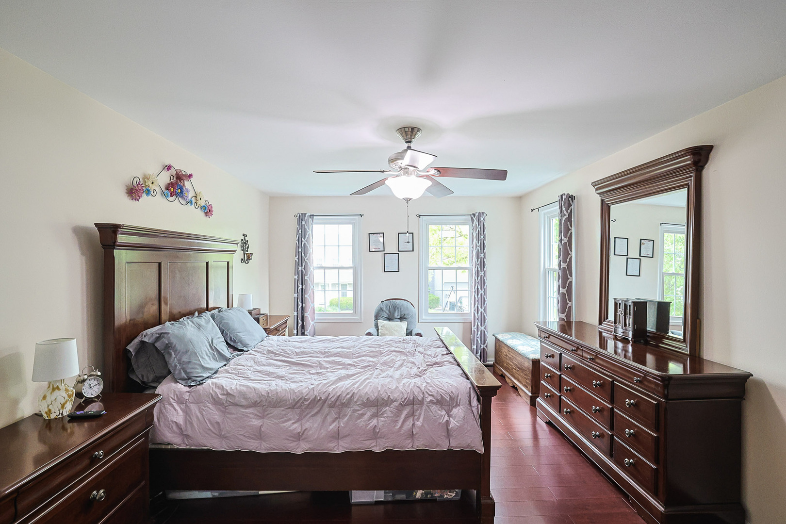 830 Hawk Lane, Carol Stream, IL 60188