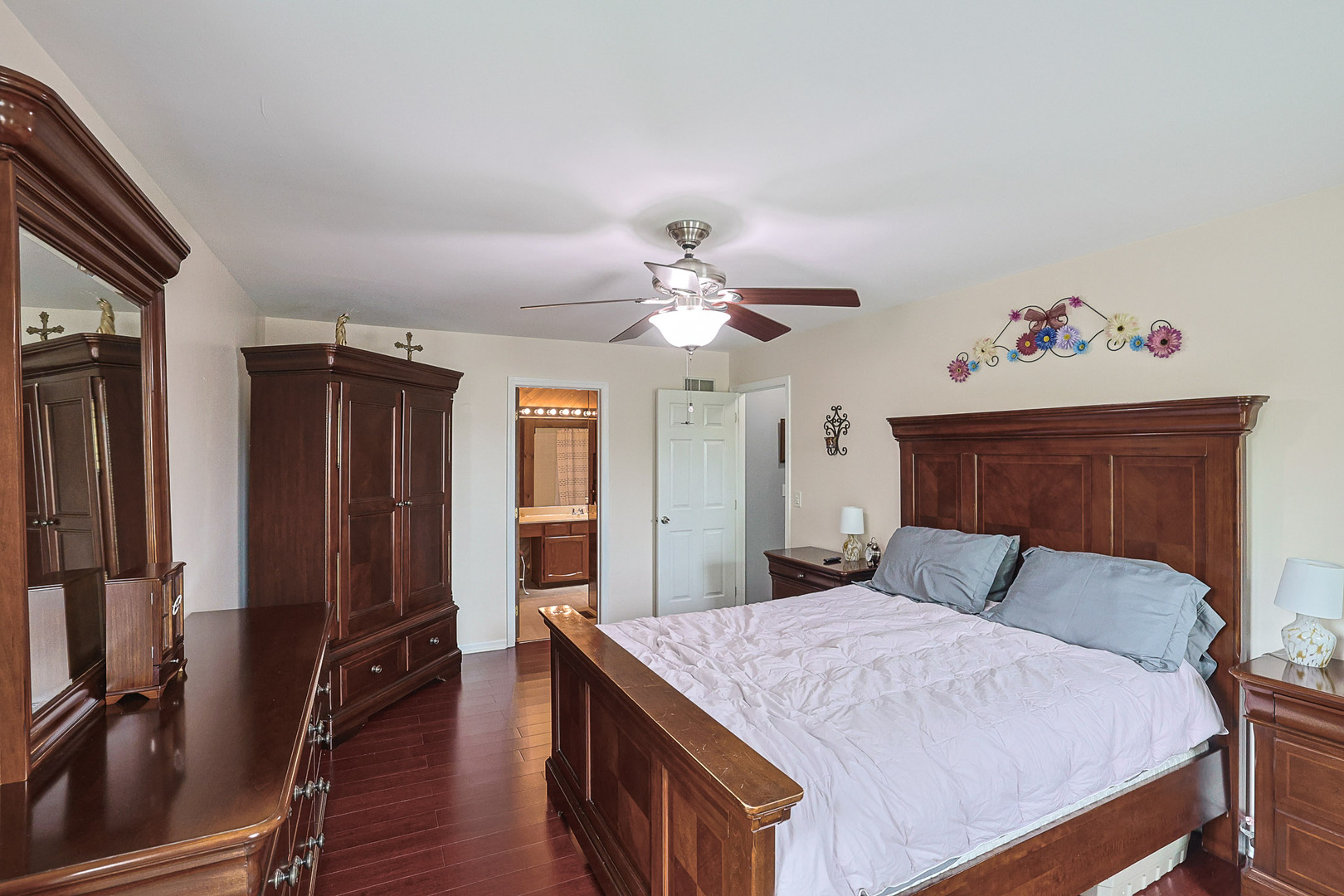 830 Hawk Lane, Carol Stream, IL 60188