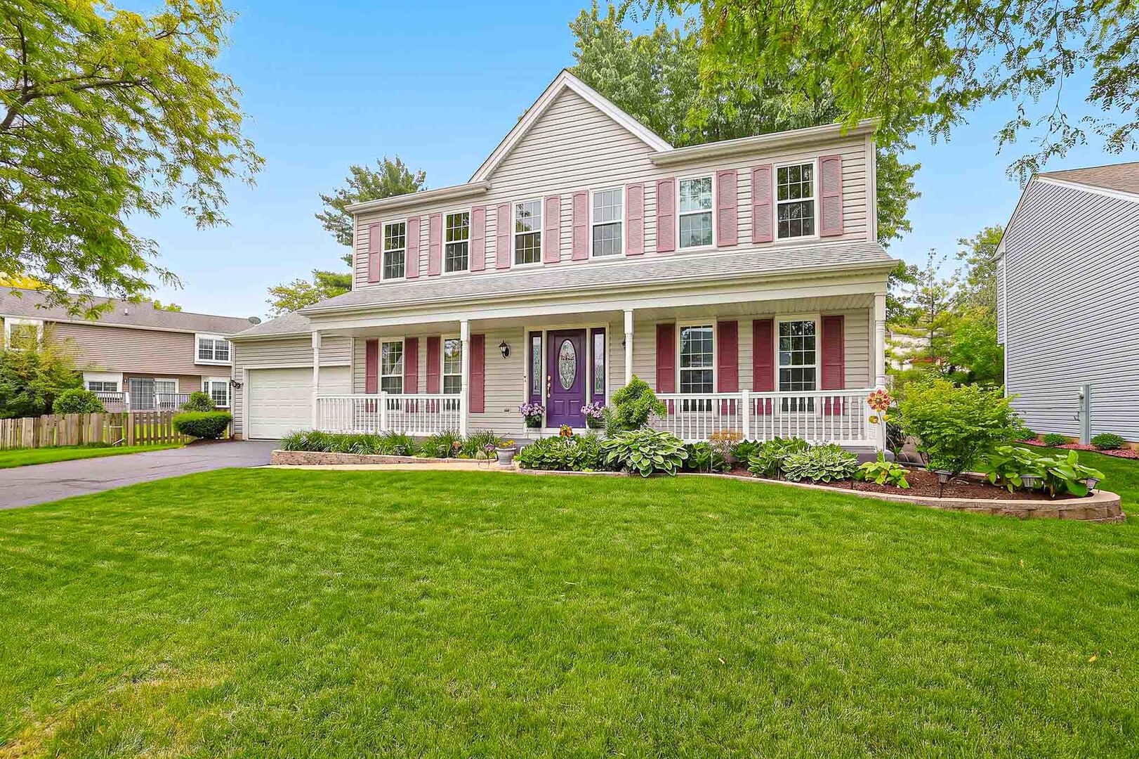 830 Hawk Lane, Carol Stream, IL 60188