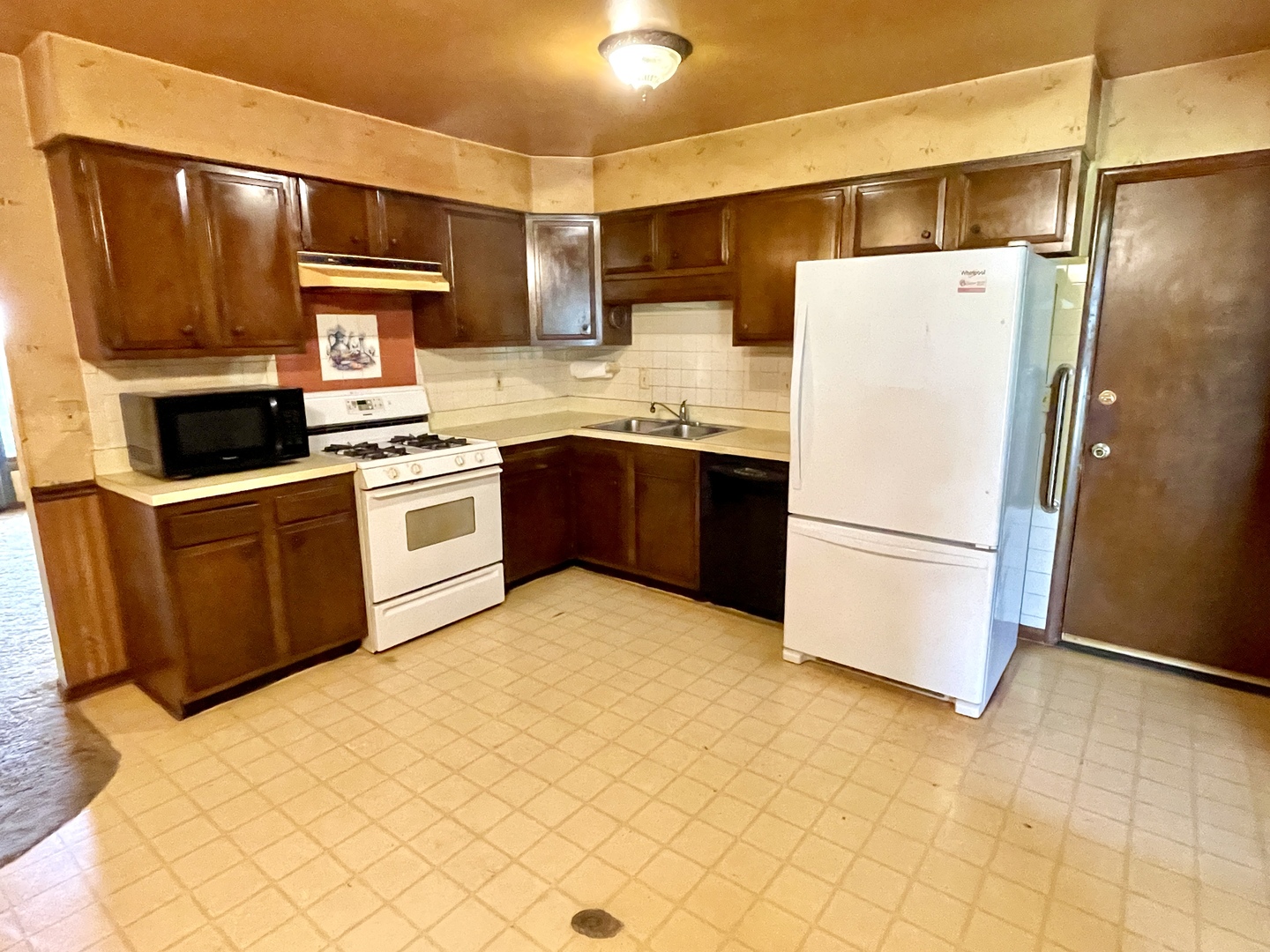 873 Hermitage Drive, Aurora, IL 60506