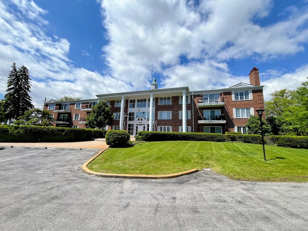 3439 VOLLMER Road #108, Flossmoor, IL 60422