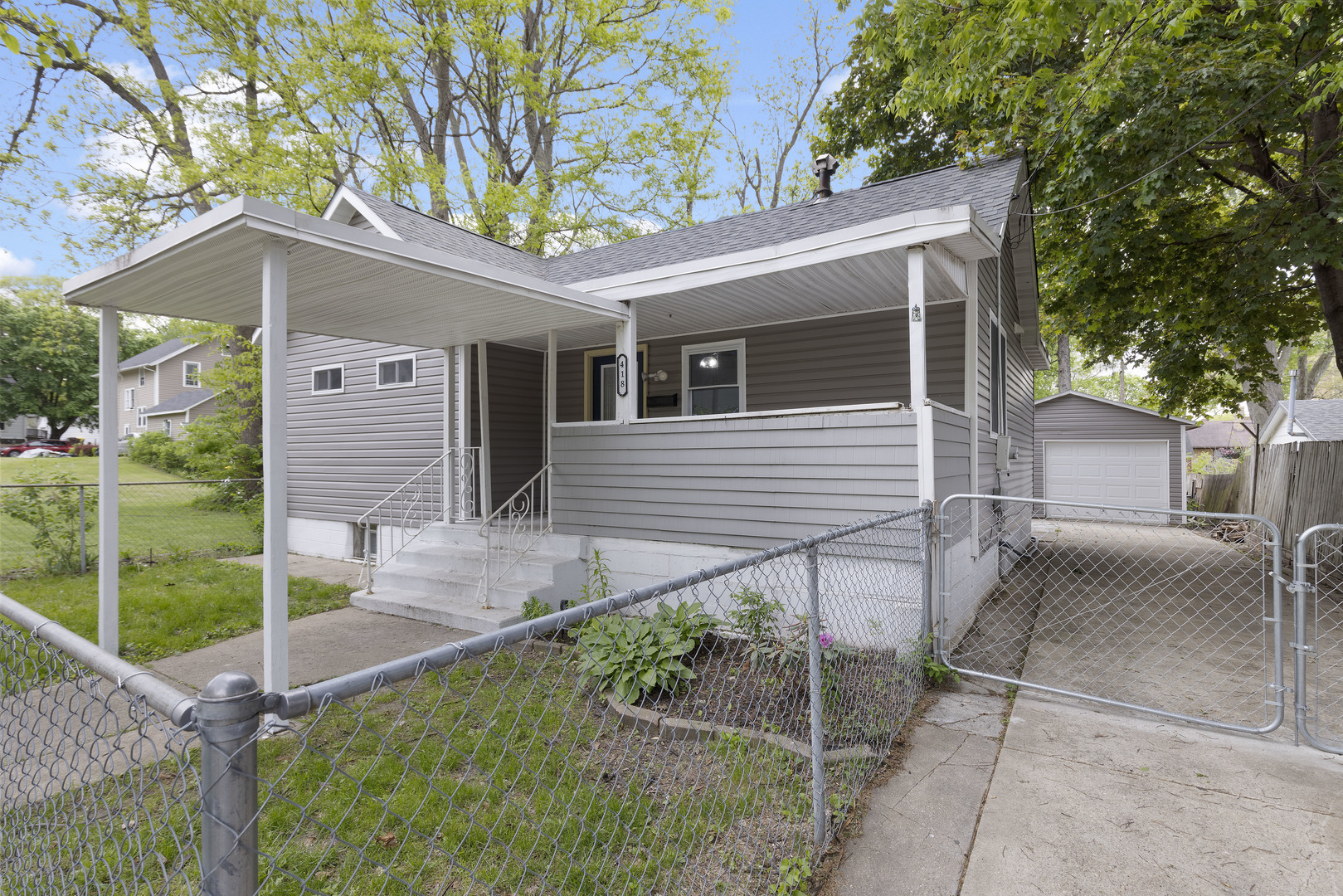 418 Adams Street, Rockford, IL 61107