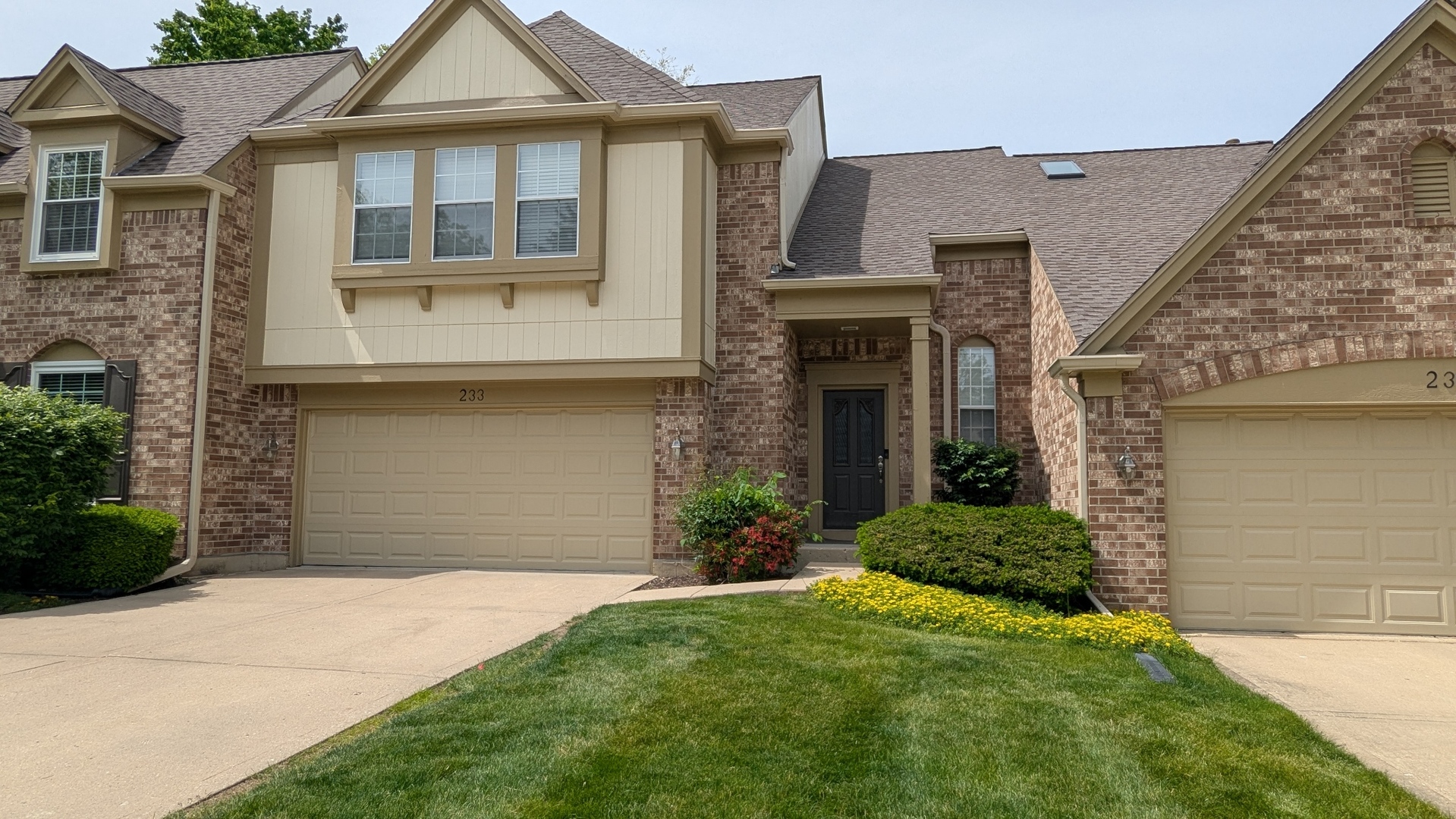 233 Lorraine Circle, Bloomingdale, IL 60108