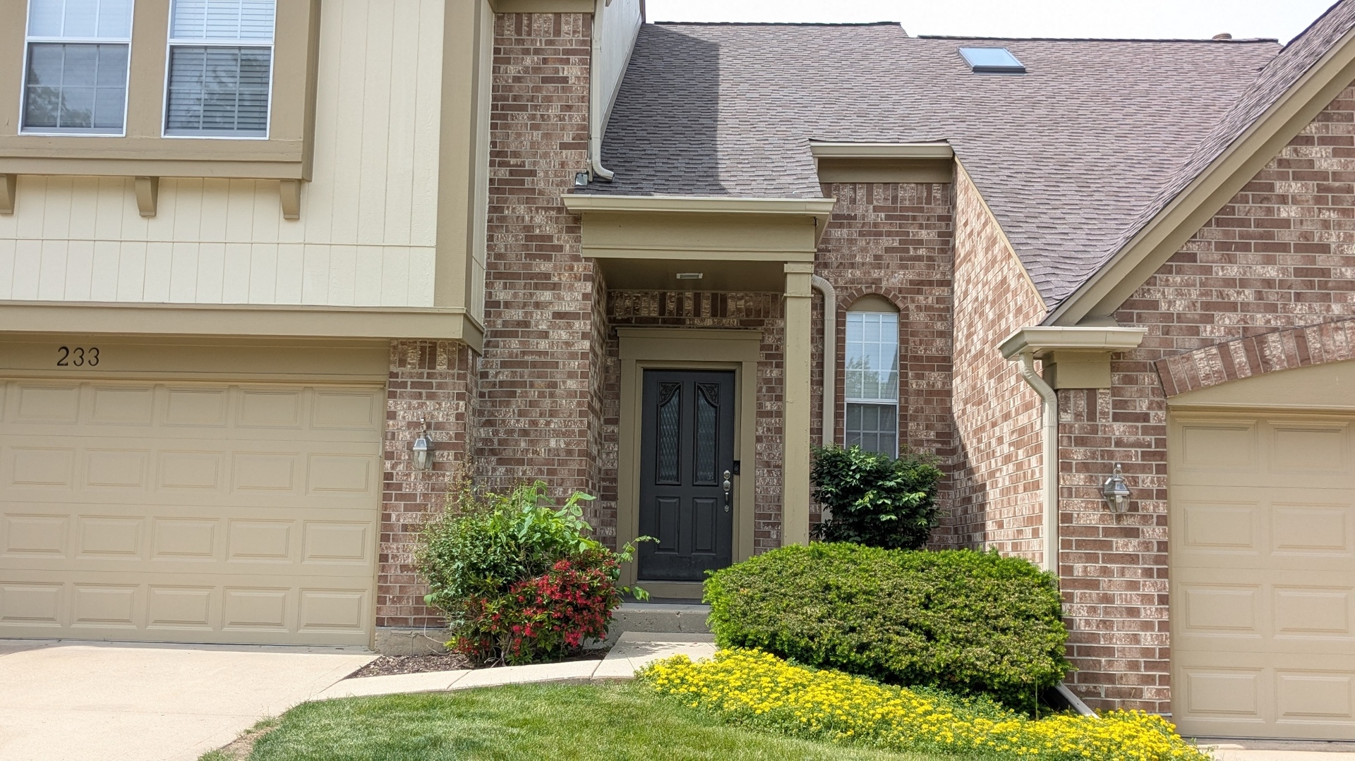 233 Lorraine Circle, Bloomingdale, IL 60108