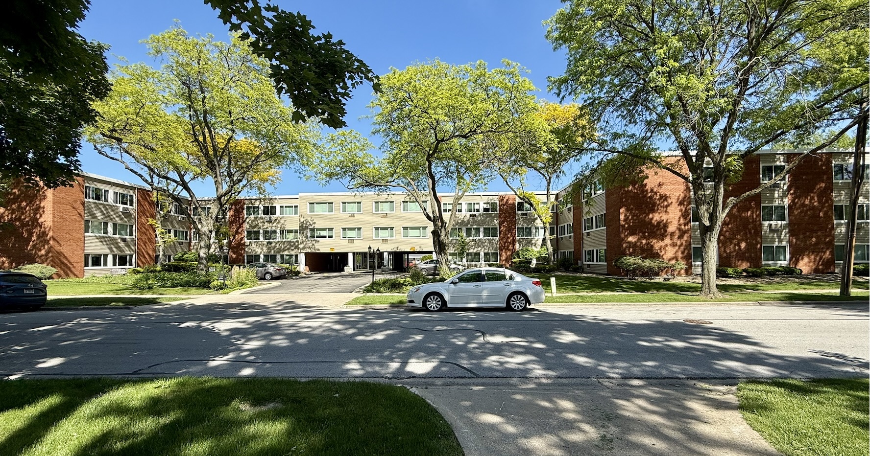 1139 Leavitt Avenue #212, Flossmoor, IL 60422