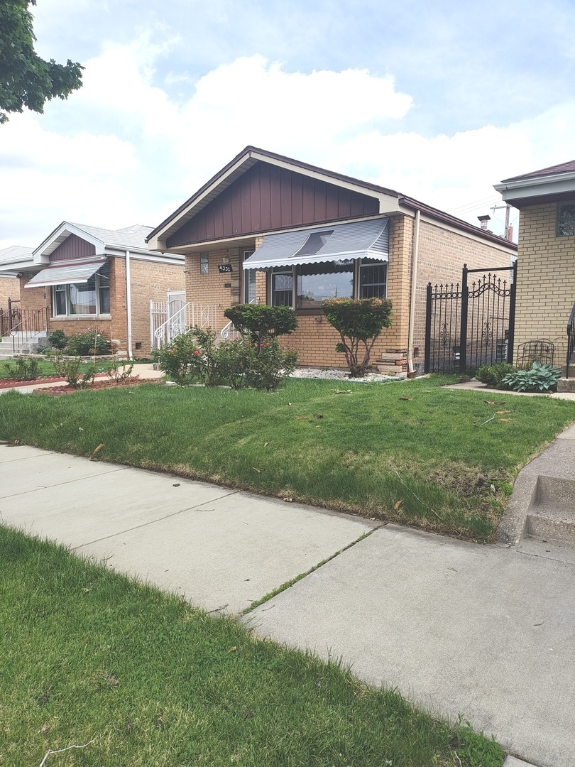 4331 S Homan Avenue, Chicago, IL 60632