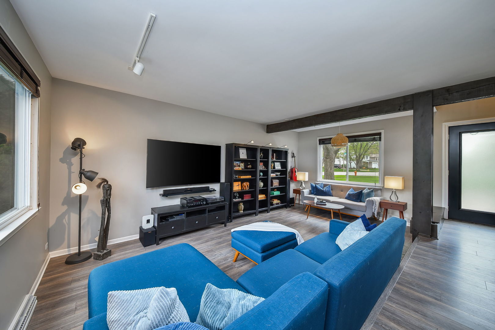 1925 Coach Drive, Naperville, IL 60565