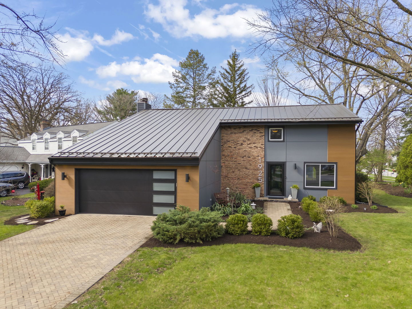 1925 Coach Drive, Naperville, IL 60565