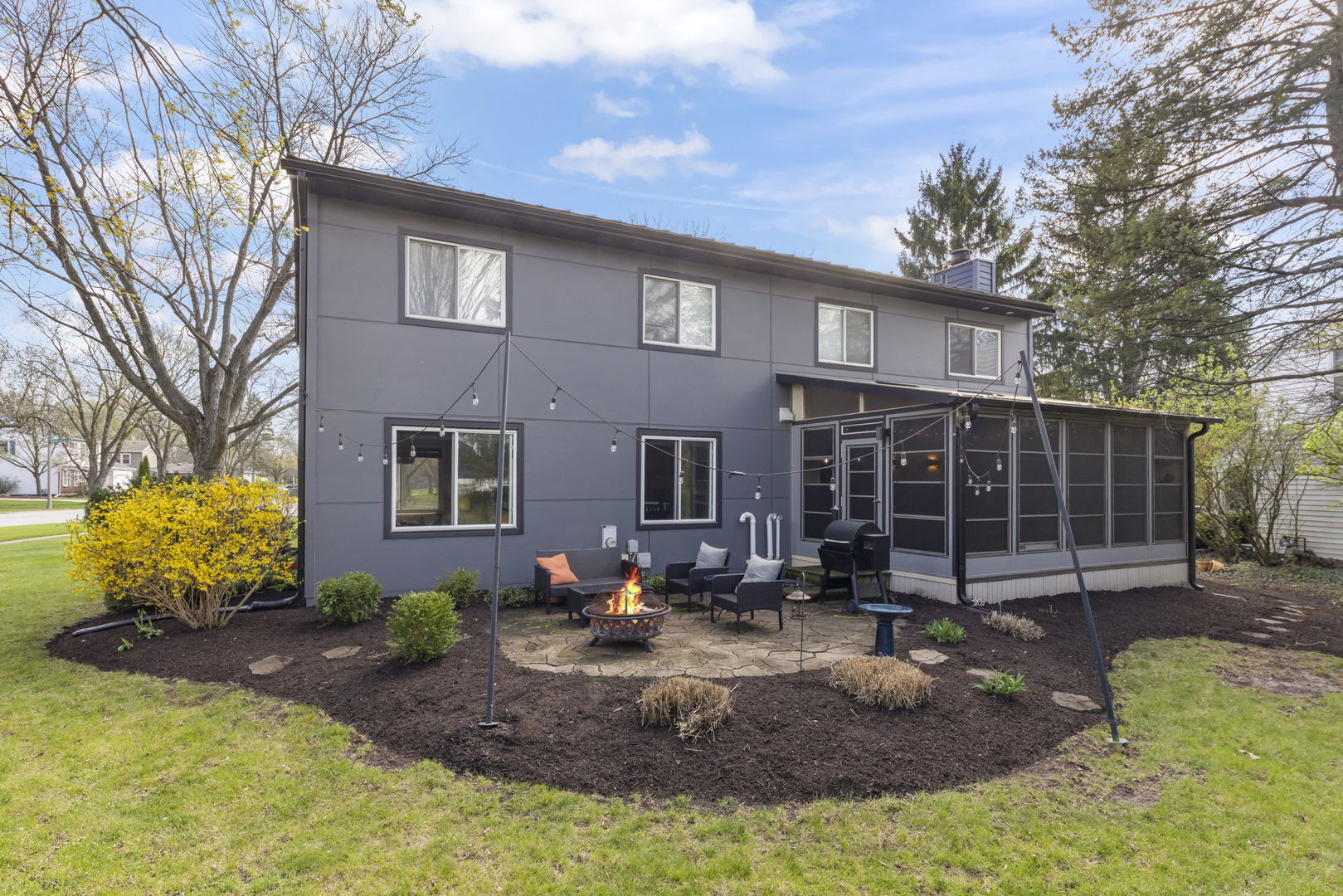 1925 Coach Drive, Naperville, IL 60565