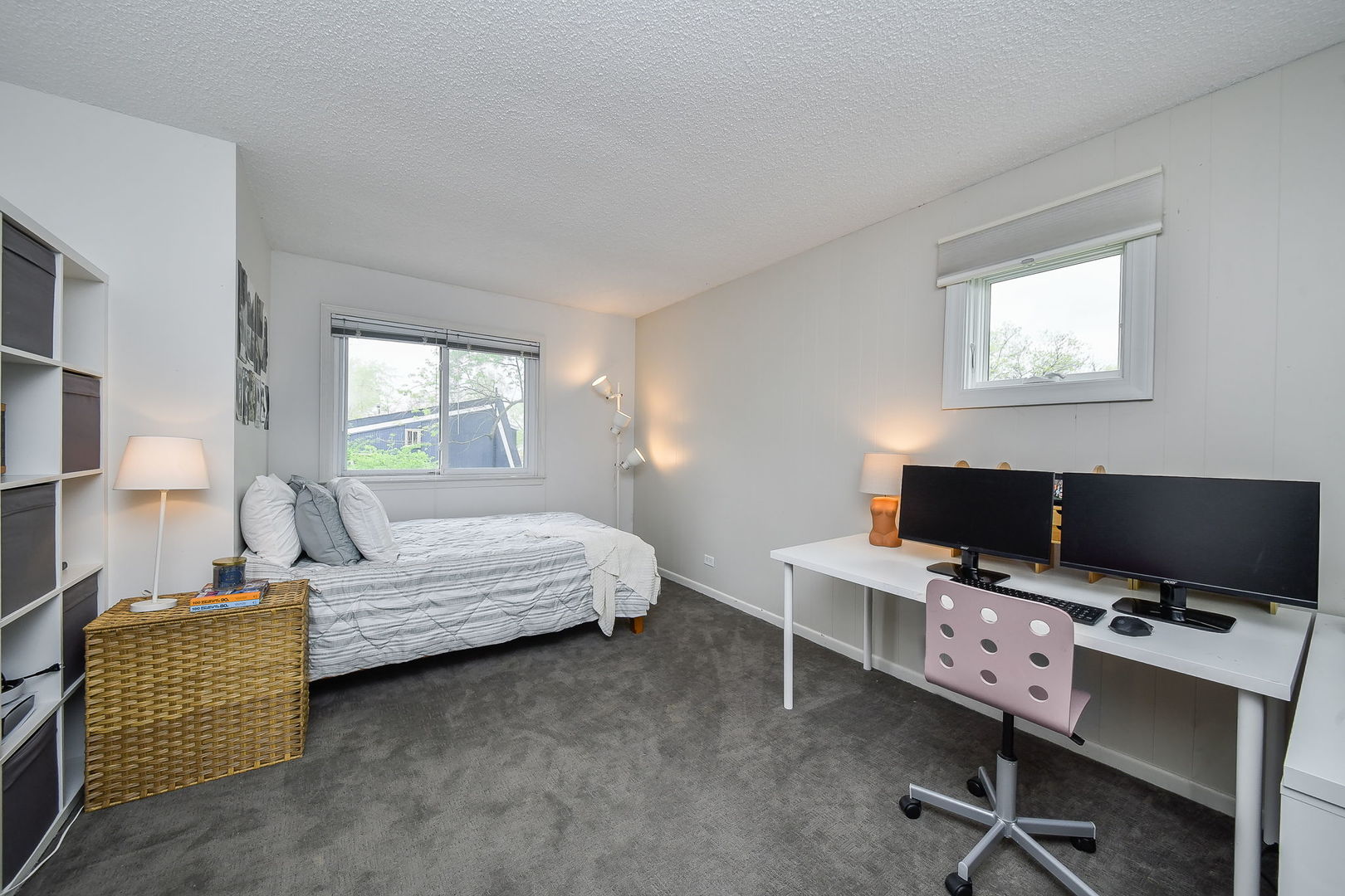 1925 Coach Drive, Naperville, IL 60565