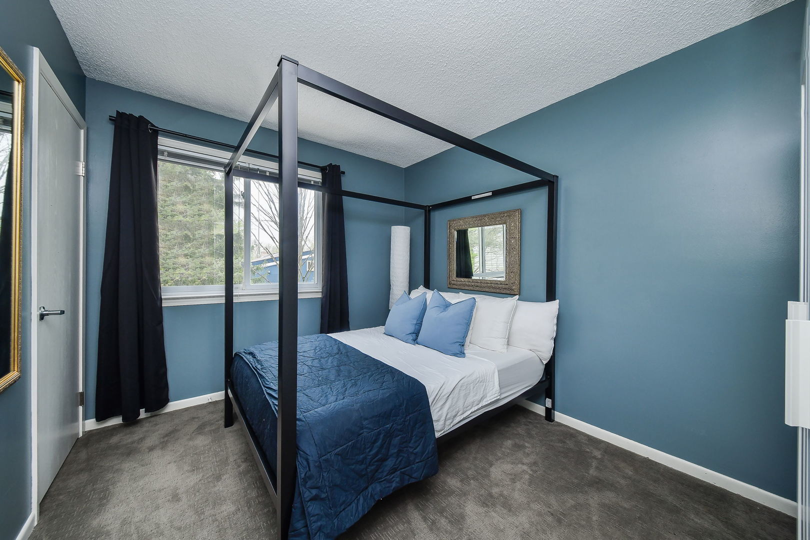 1925 Coach Drive, Naperville, IL 60565