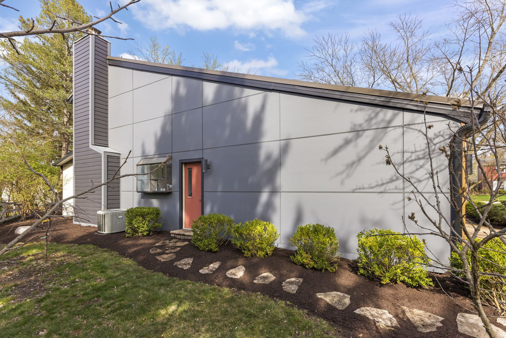 1925 Coach Drive, Naperville, IL 60565