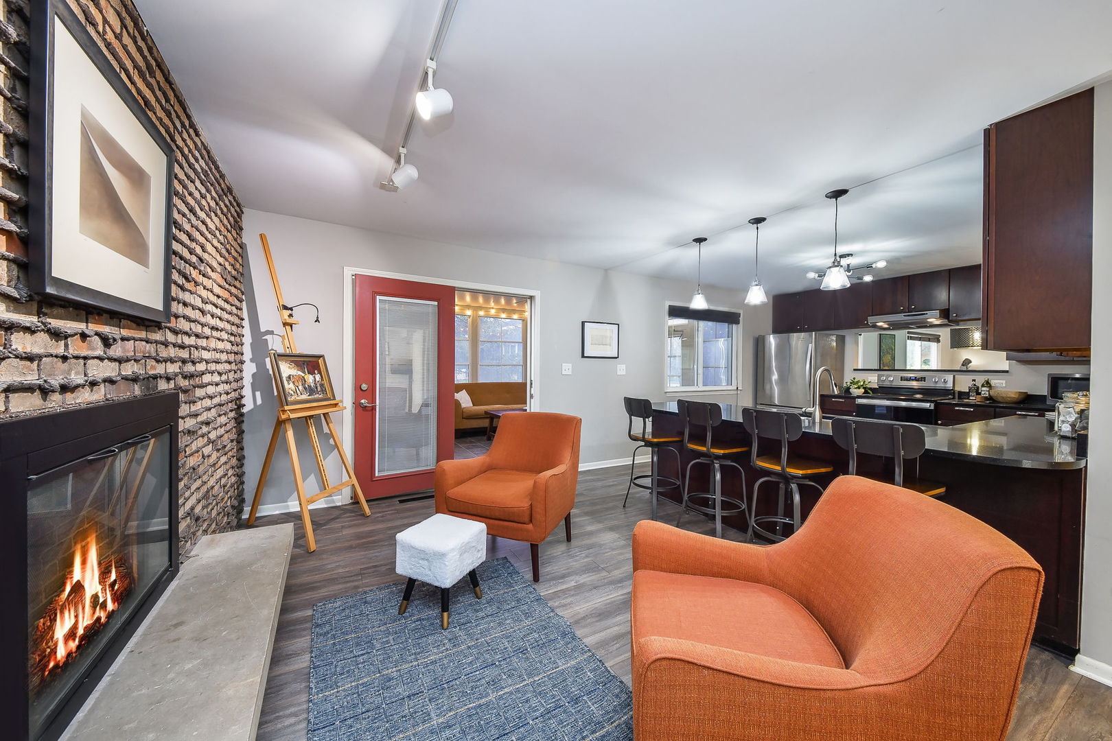 1925 Coach Drive, Naperville, IL 60565