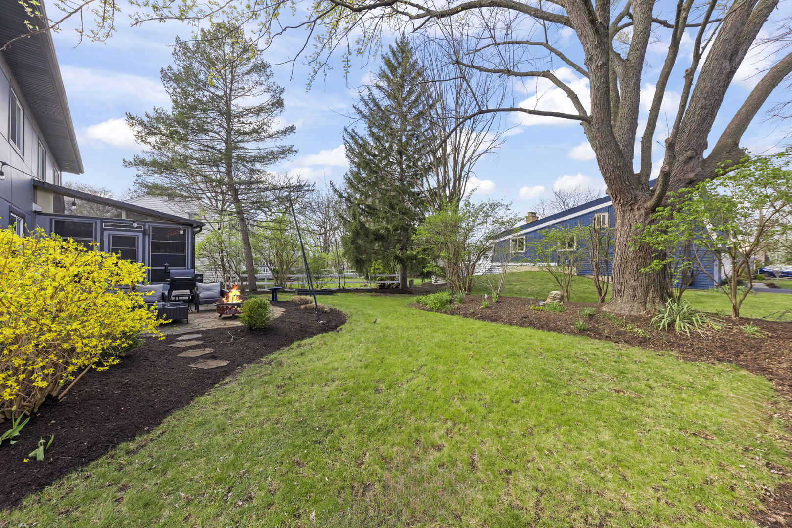 1925 Coach Drive, Naperville, IL 60565
