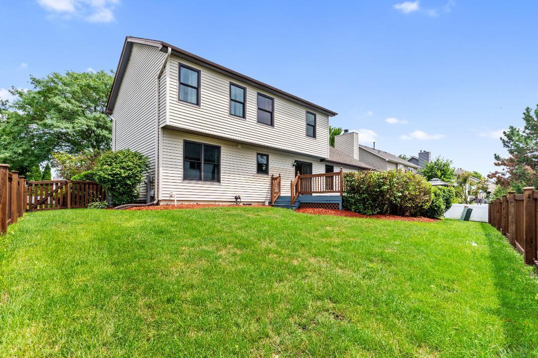 1715 Chestnut Hill Road, Plainfield, IL 60586