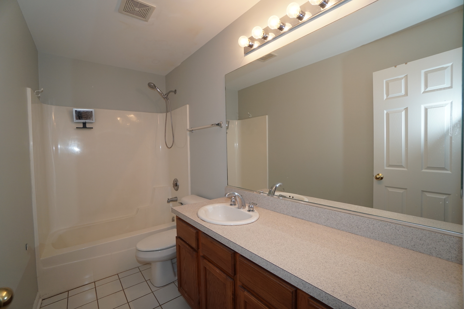 1103 N Crosby Street #A, Chicago, IL 60610