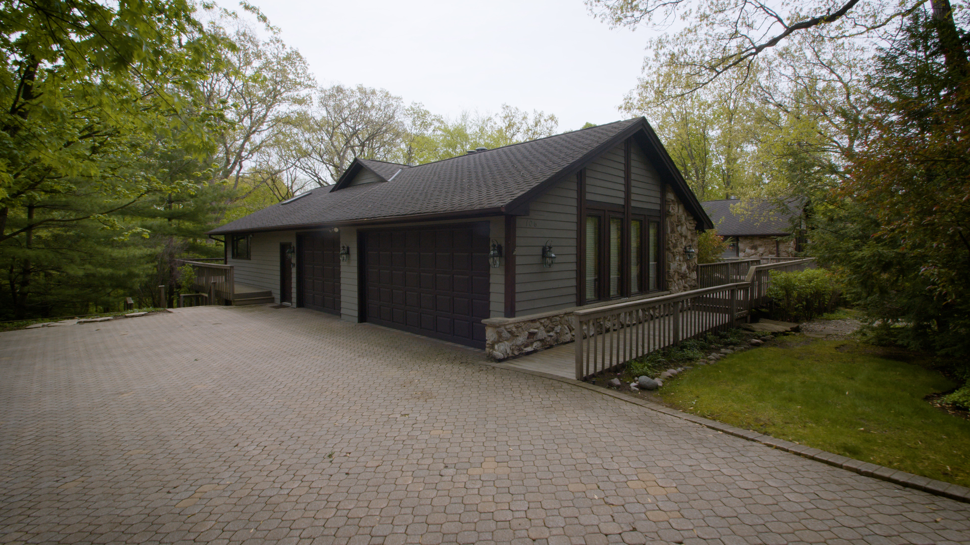 106 Oak Ridge Drive, Burr Ridge, IL 60527