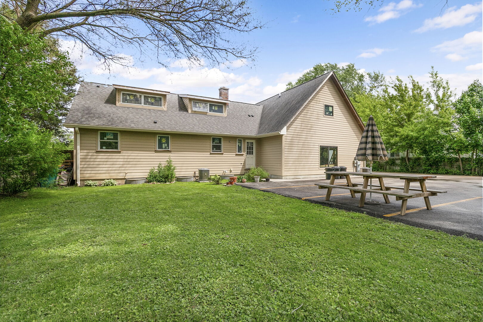618 BARRON Boulevard, Grayslake, IL 60030