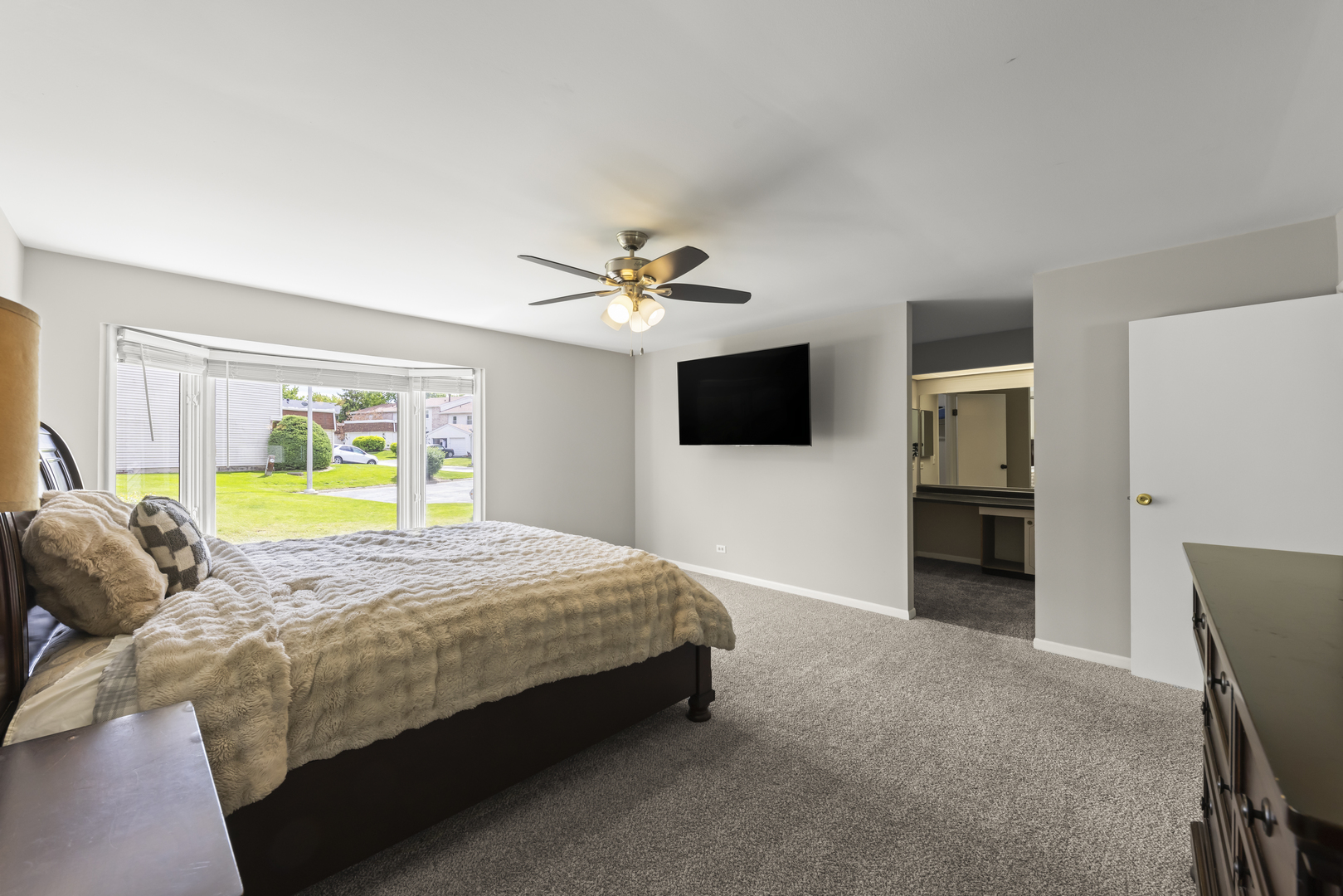 149 Thomas Road, Bolingbrook, IL 60440