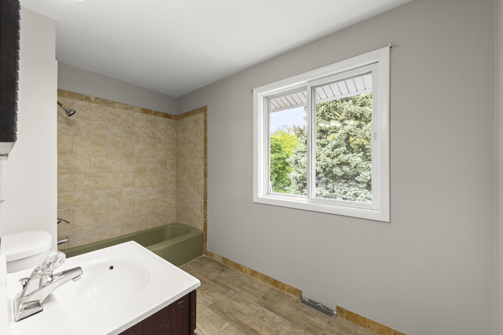 149 Thomas Road, Bolingbrook, IL 60440