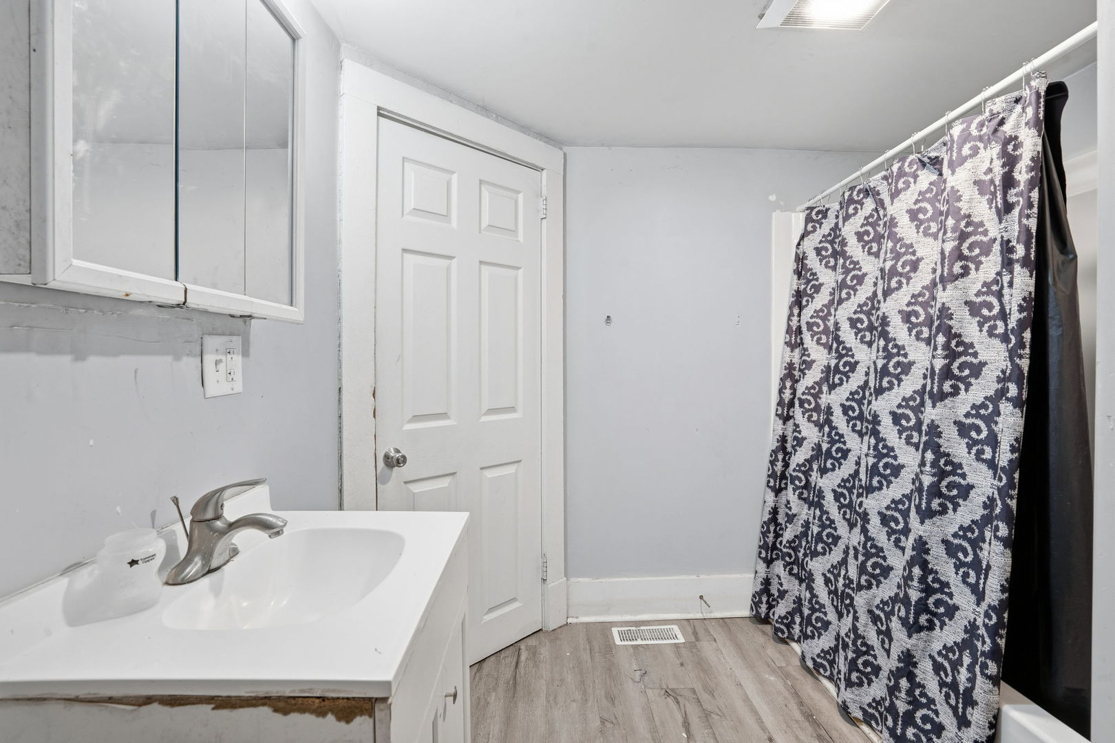 1941 DIXWELL Street, Davenport, IA 52802