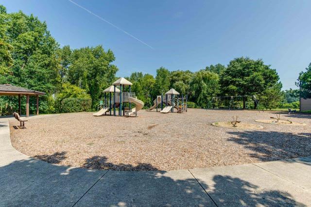 1800 Darnell Street, Libertyville, IL 60048