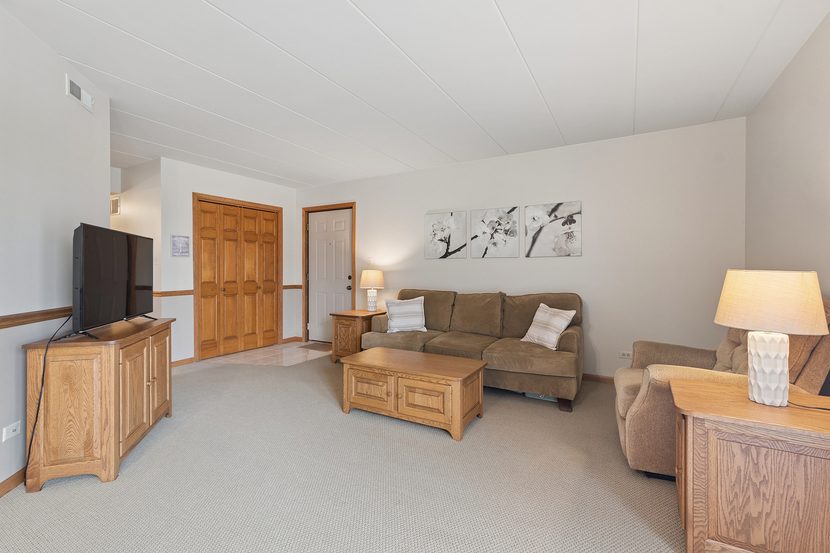 9964 W 153 Street #2W, Orland Park, IL 60462