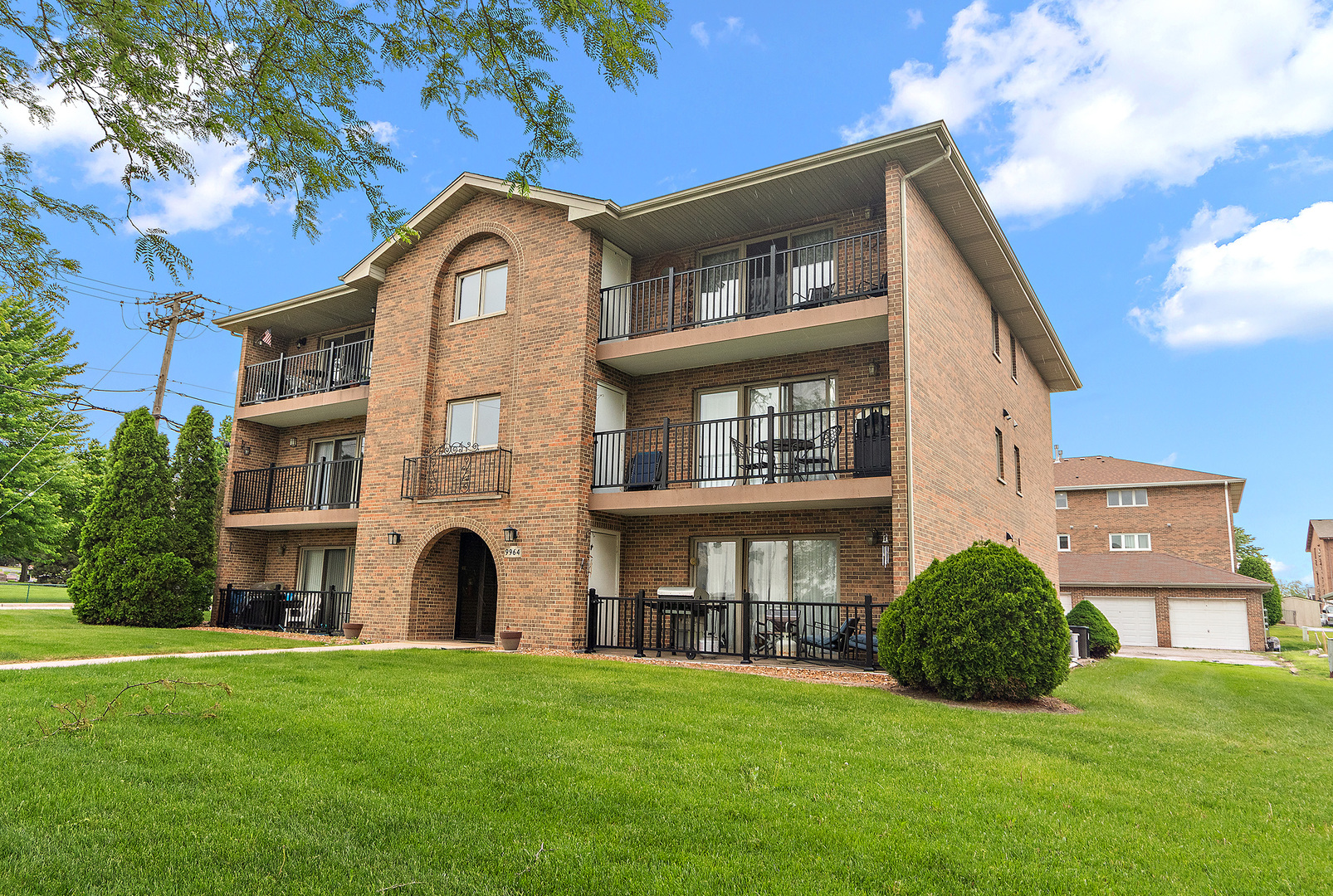 9964 W 153 Street #2W, Orland Park, IL 60462