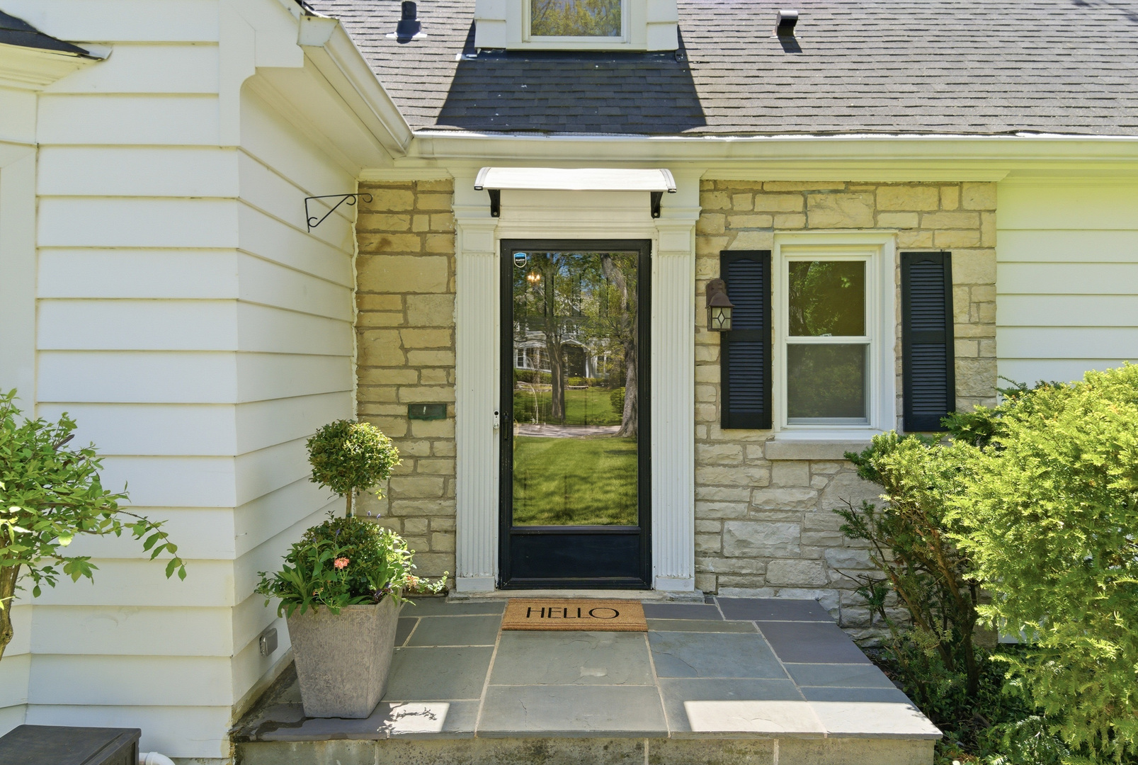 355 Oakdale Avenue, Lake Forest, IL 60045