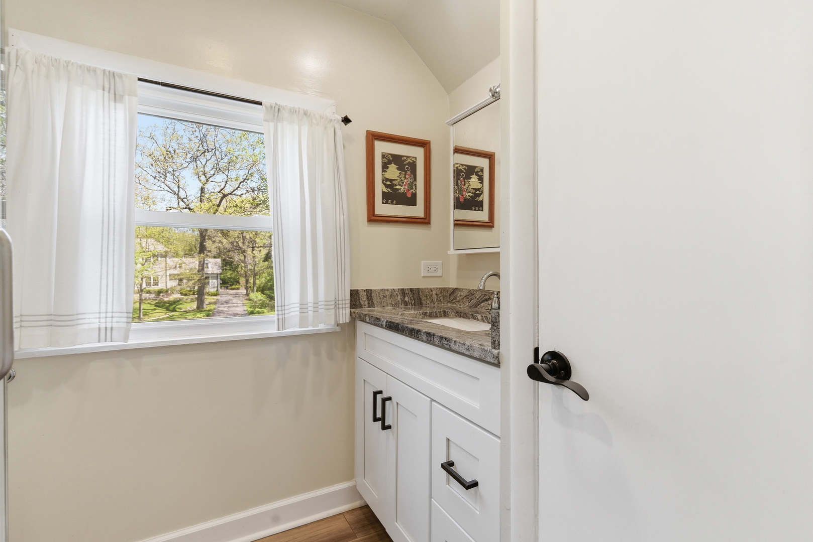 355 Oakdale Avenue, Lake Forest, IL 60045