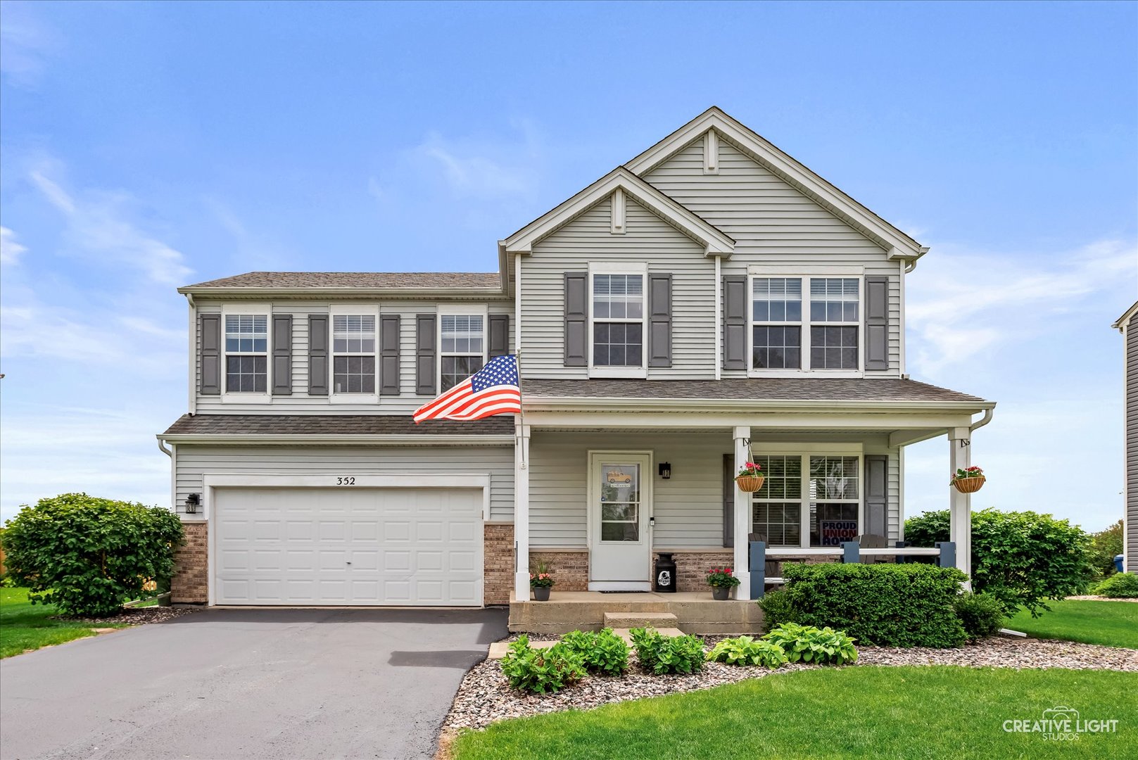352 Coneflower Drive, Minooka, IL 60447