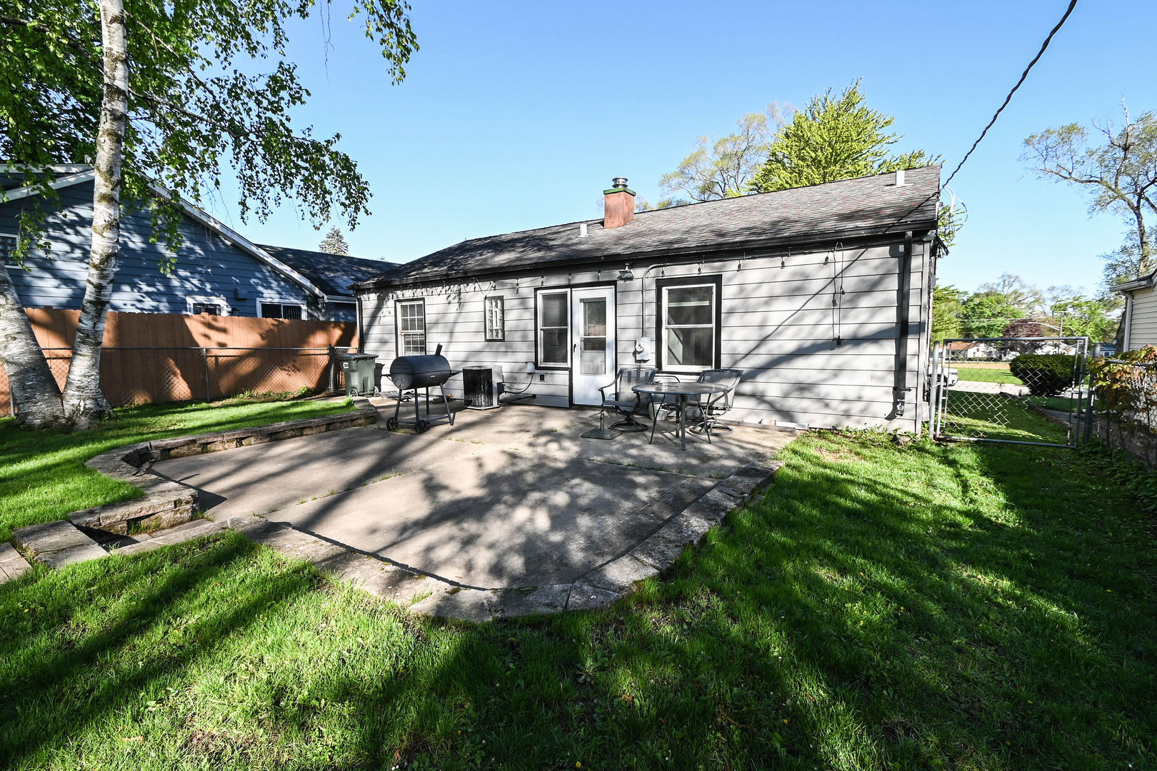 127 S Hawthorne Boulevard, Mundelein, IL 60060