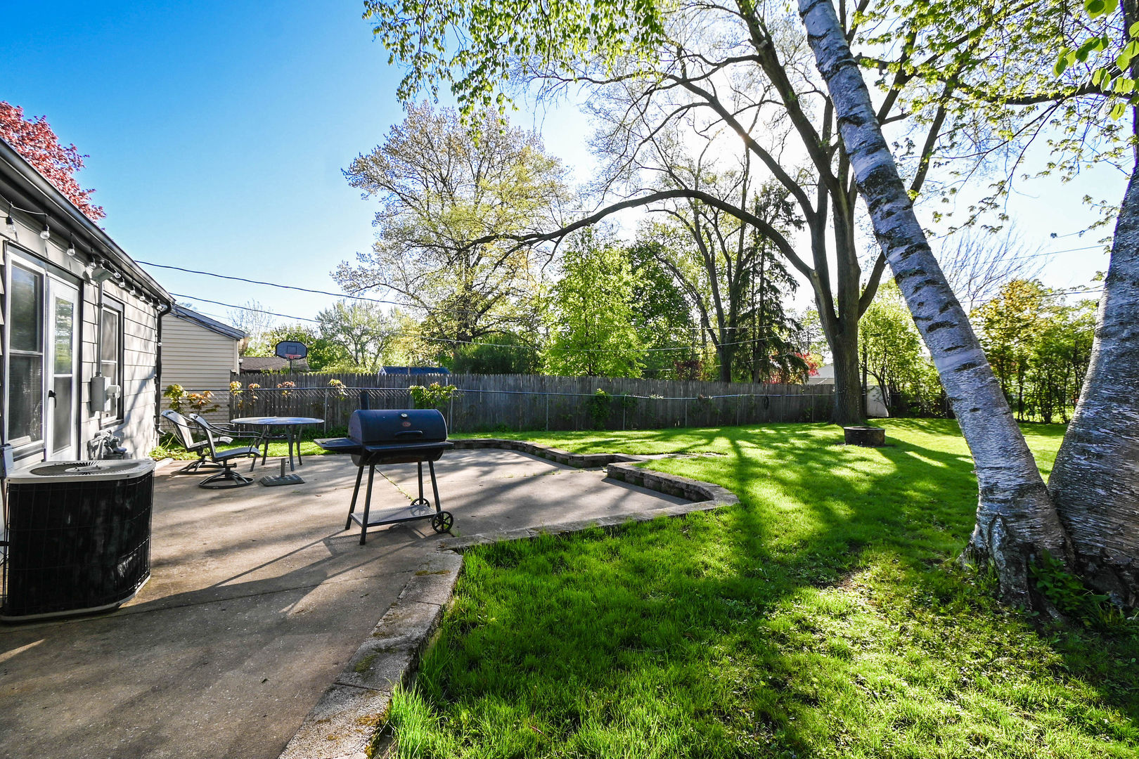 127 S Hawthorne Boulevard, Mundelein, IL 60060
