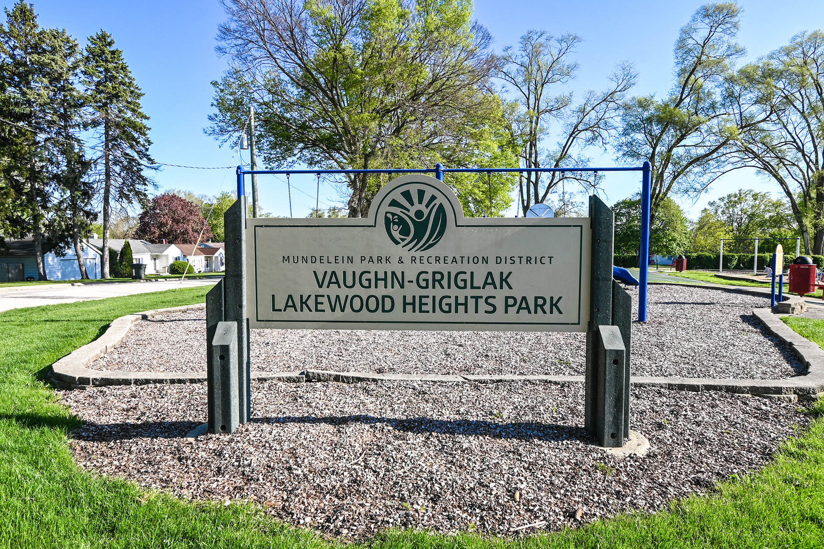 127 S Hawthorne Boulevard, Mundelein, IL 60060