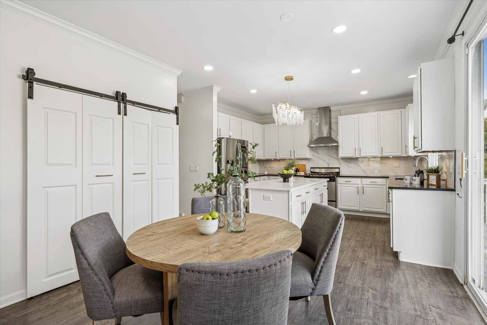 1230 W Claridge Court, Palatine, IL 60067