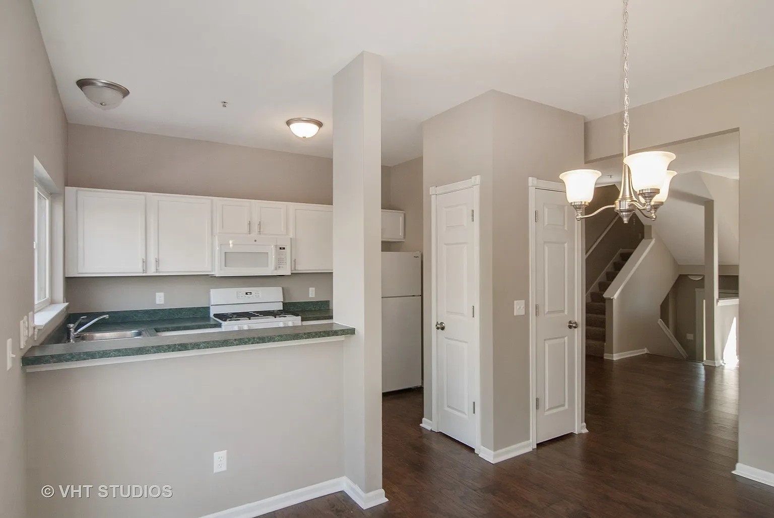 1325 Chestnut Lane, Yorkville, IL 60560