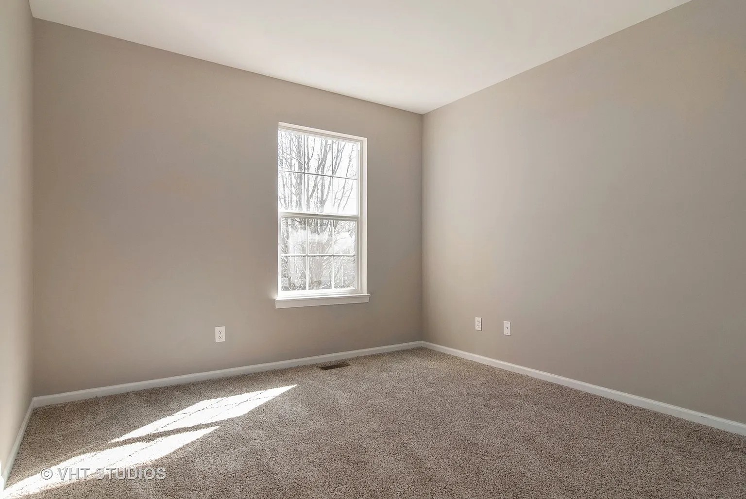 1325 Chestnut Lane, Yorkville, IL 60560