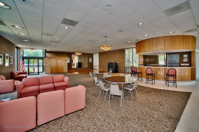 6340 AMERICANA Drive #216, Willowbrook, IL 60527