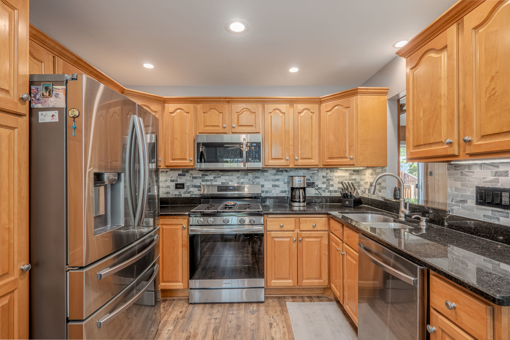 20533 S Graceland Lane, Frankfort, IL 60423
