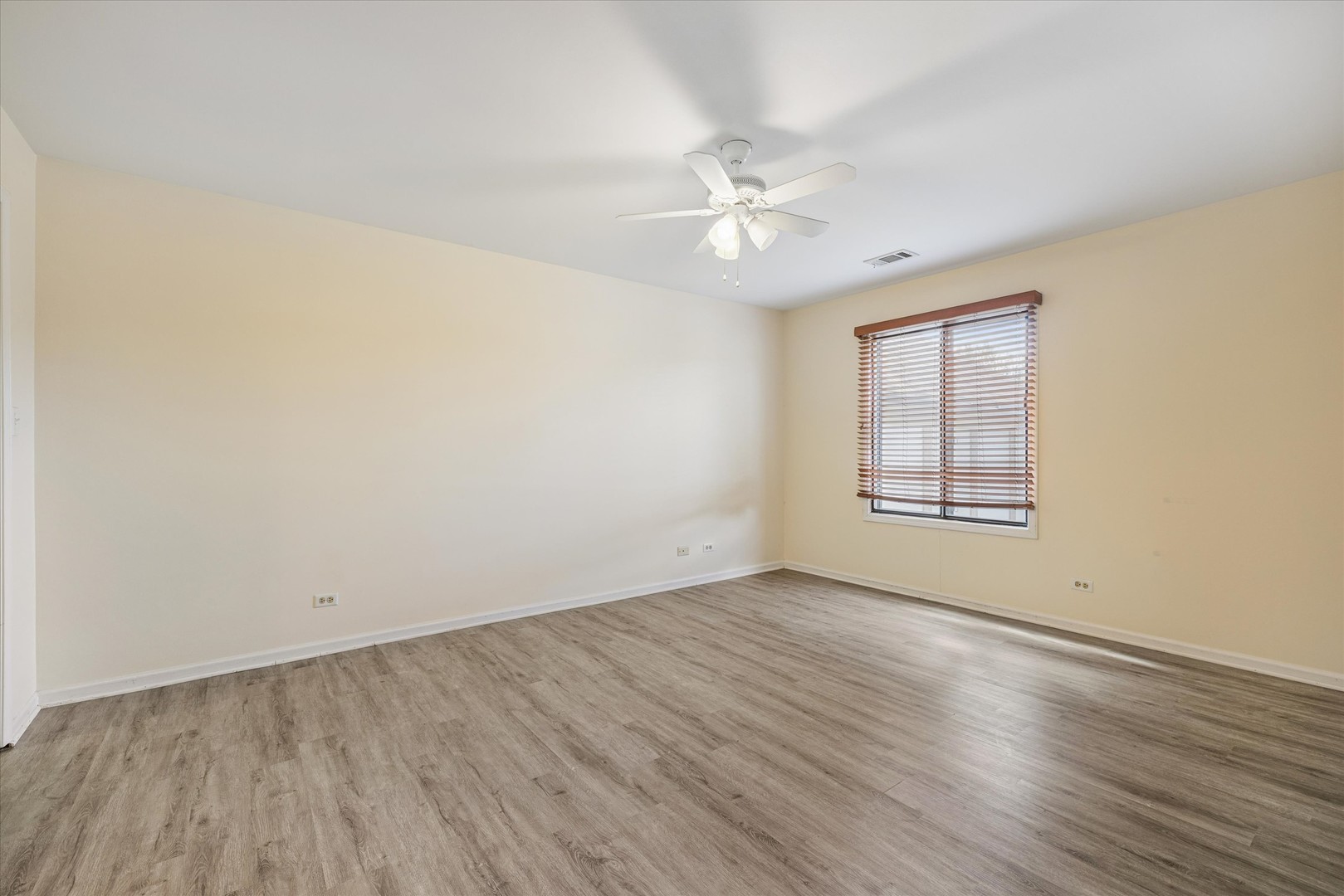 826 Thornton Court #2AL, Schaumburg, IL 60193