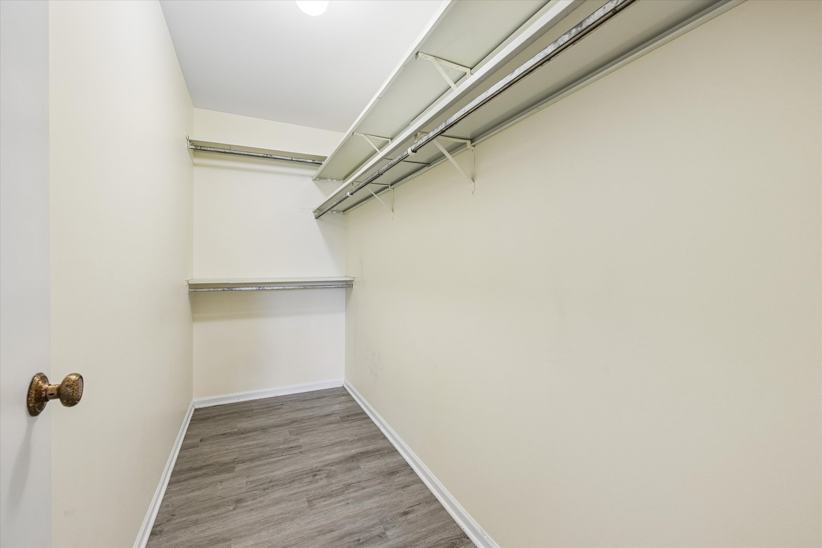 826 Thornton Court #2AL, Schaumburg, IL 60193