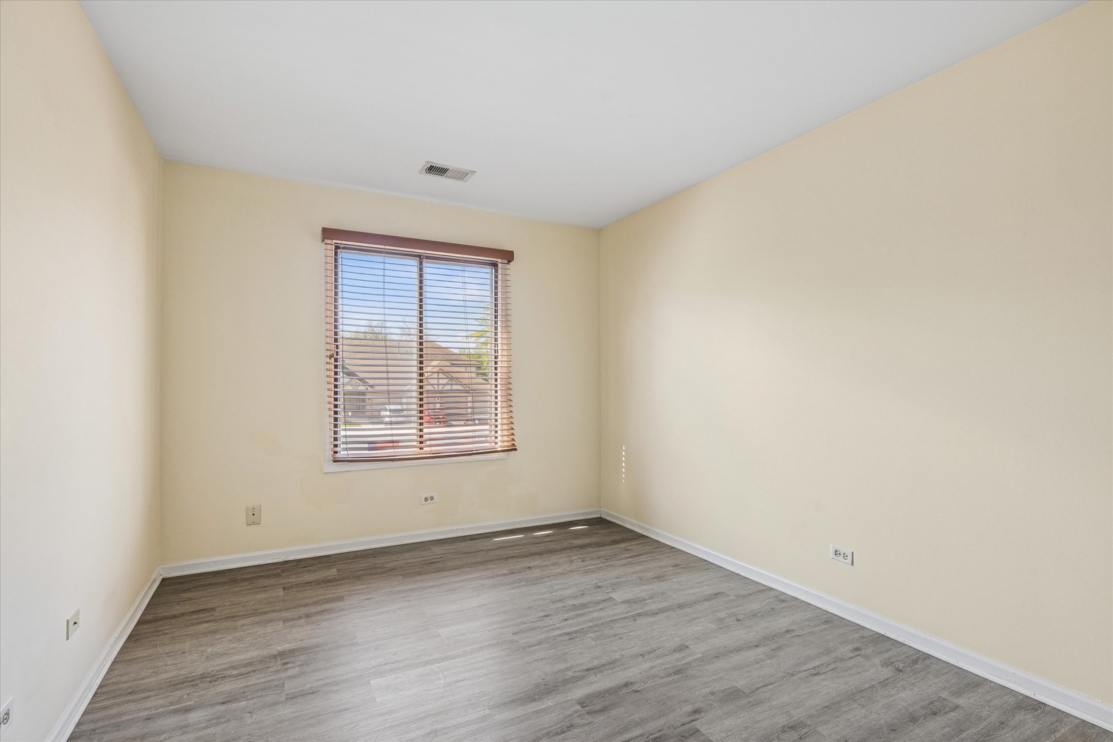 826 Thornton Court #2AL, Schaumburg, IL 60193