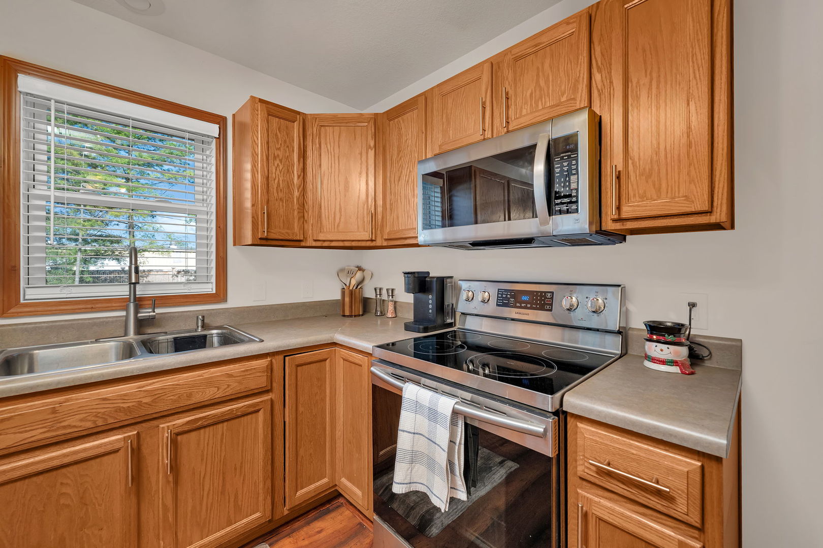 209 N Pine Street, Gardner, IL 60424
