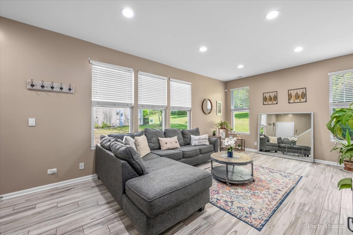 6566 Marble Lane, Carpentersville, IL 60110