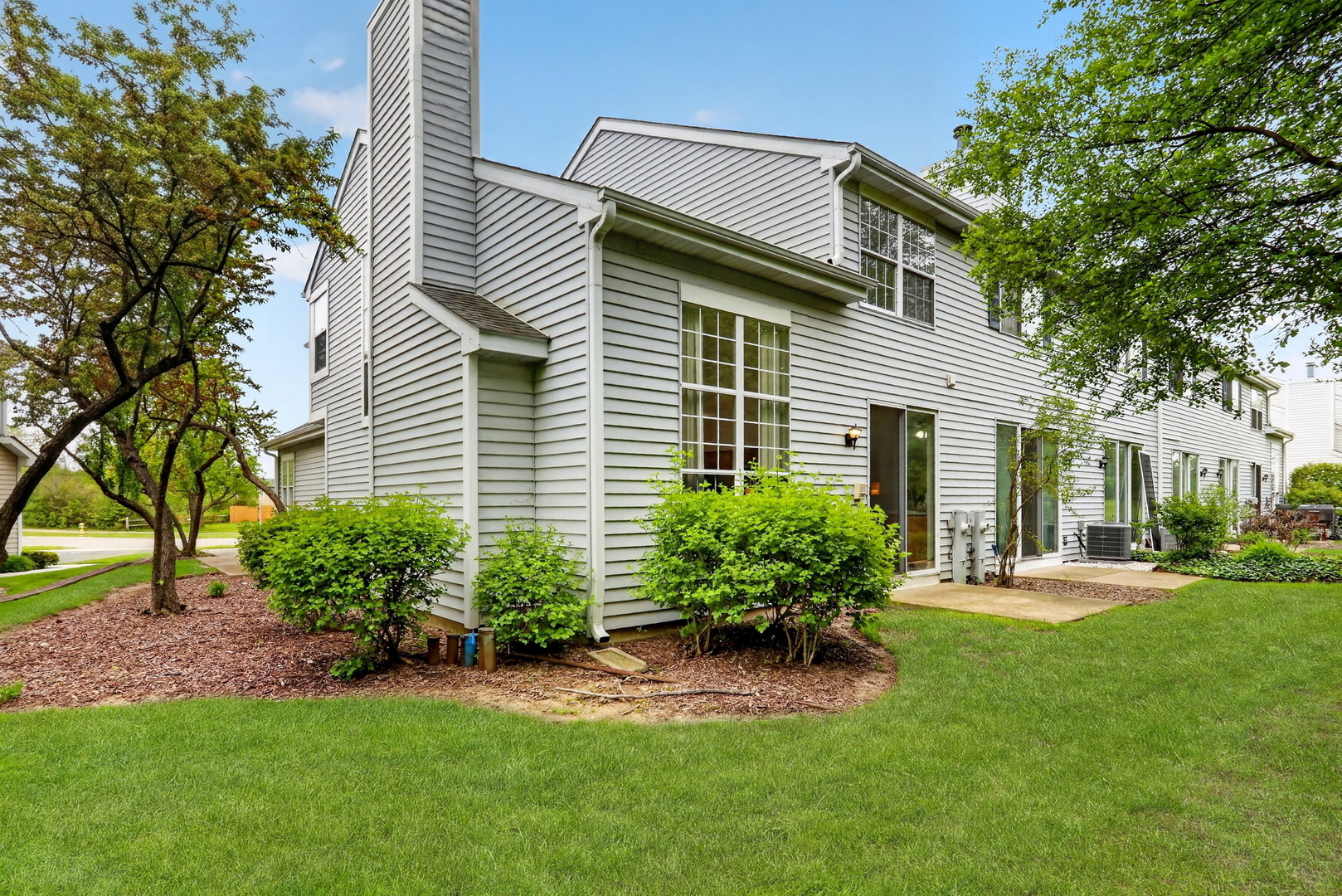 1258 S Candlestick Way, Waukegan, IL 60085