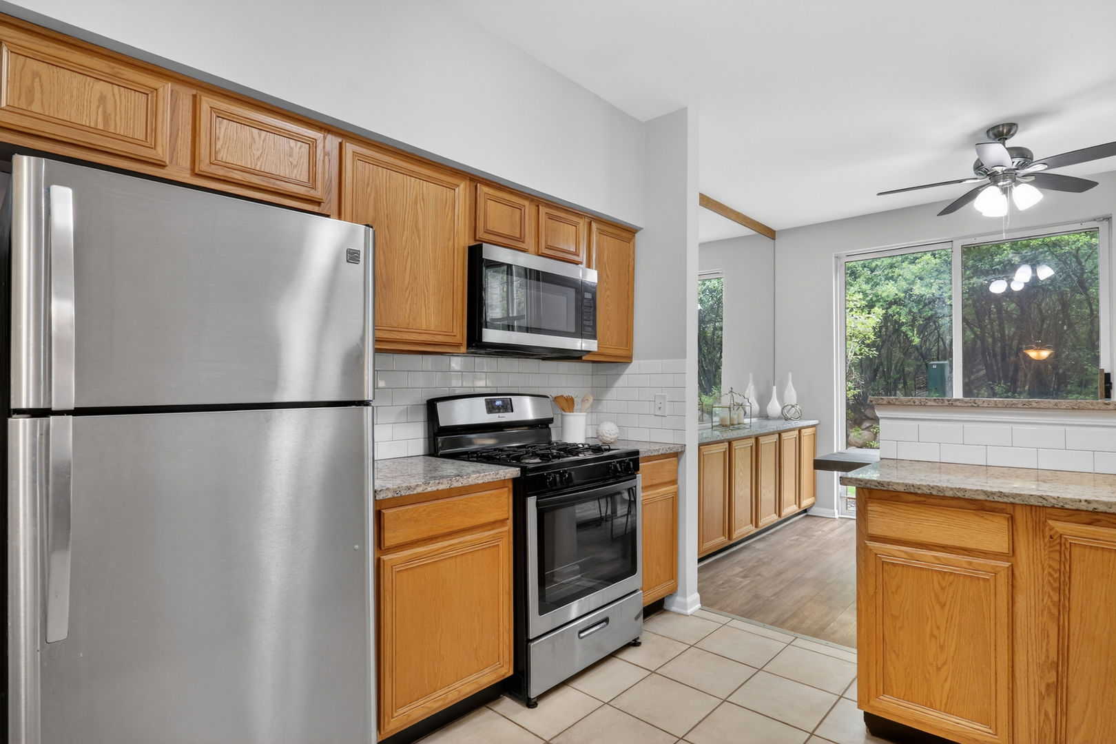1258 S Candlestick Way, Waukegan, IL 60085