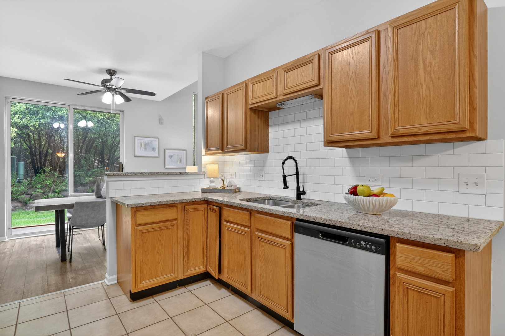 1258 S Candlestick Way, Waukegan, IL 60085