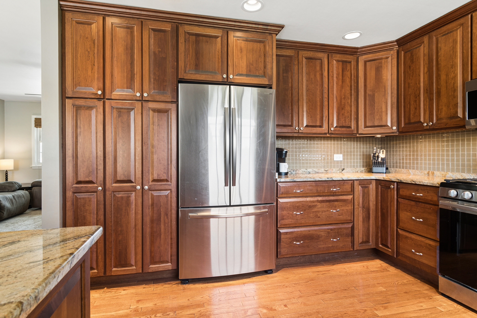 805 E Ironwood Drive, Mount Prospect, IL 60056